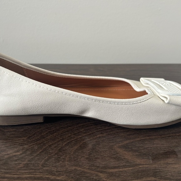 White ballerina - Picture 3 of 4